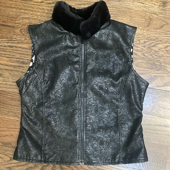Boutique Reversible Leather Embossed and Faux Fur Cow Hide Vest GORGEOUS - Picture 9 of 12